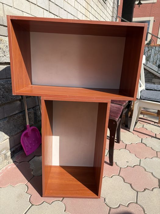 Навесные полки в отличном состоянии