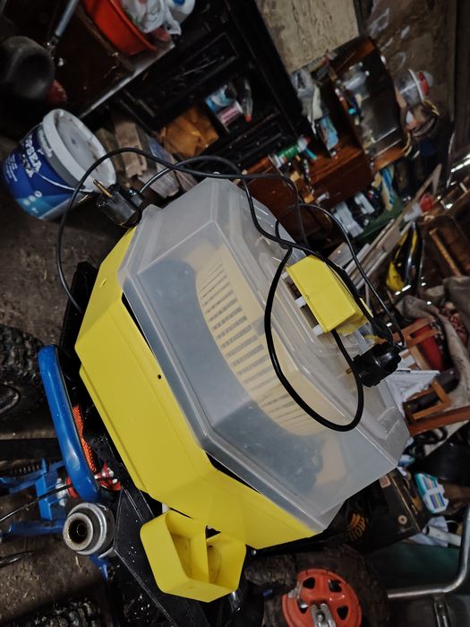 Vând clocitoare electrică