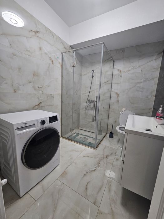 Inchiriez apartament