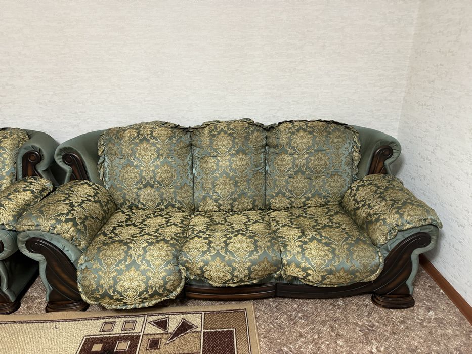 Продается б/у диван