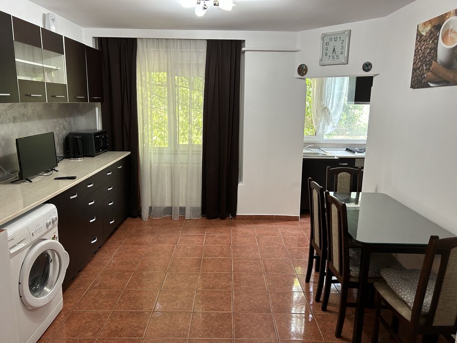 Ofer spre inchiriere apartament cu doua camere