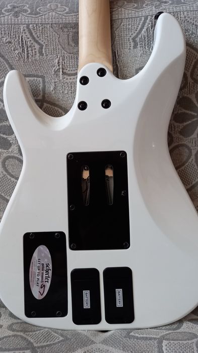 Продаю свою гитару Schecter Sun Valley Super Shredder FRS