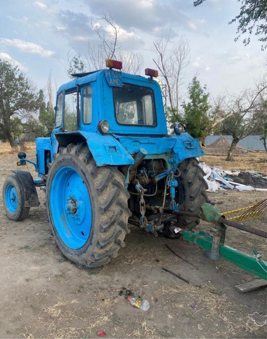 Трактор Мтз 80, пресс подборщик John Deere 456