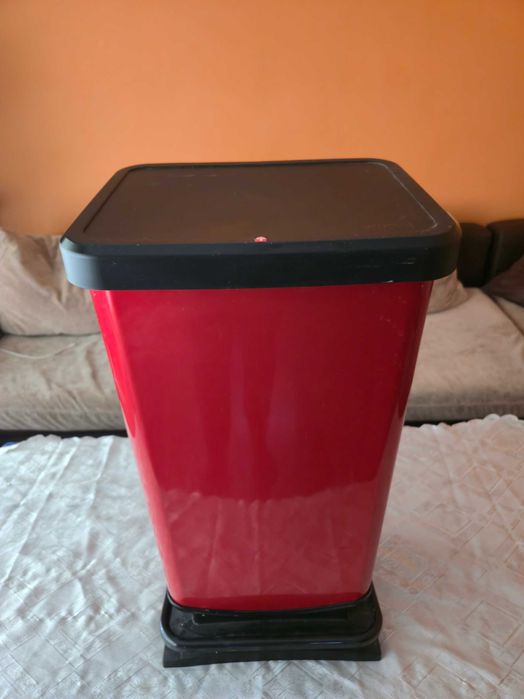 Кош за отпадъци с педал 40 L Paso -35,3 x 29,5 x 67,6 cm -