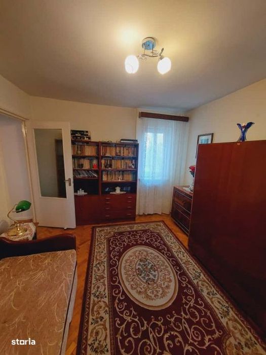 Apartament 3 Camere, 3 Balcoane, 84 mp total, etaj 3, lift nou, Manast