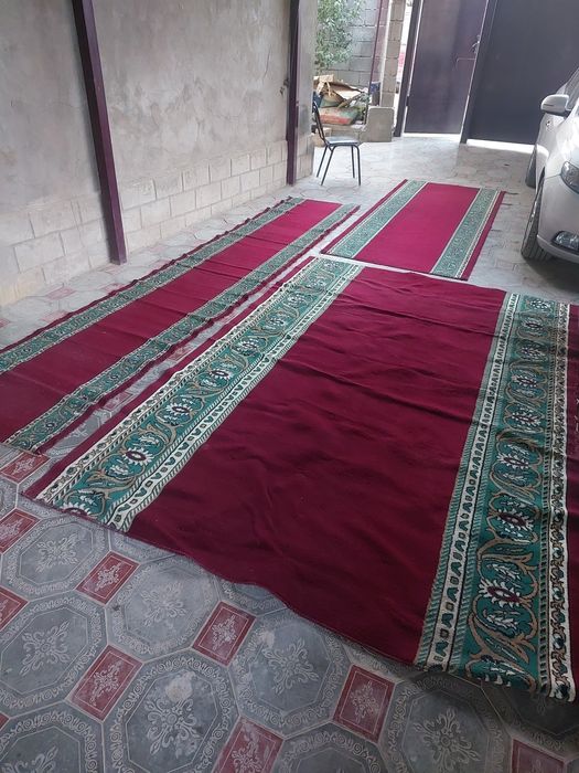 Продаются ковры б/у отдам дёшево