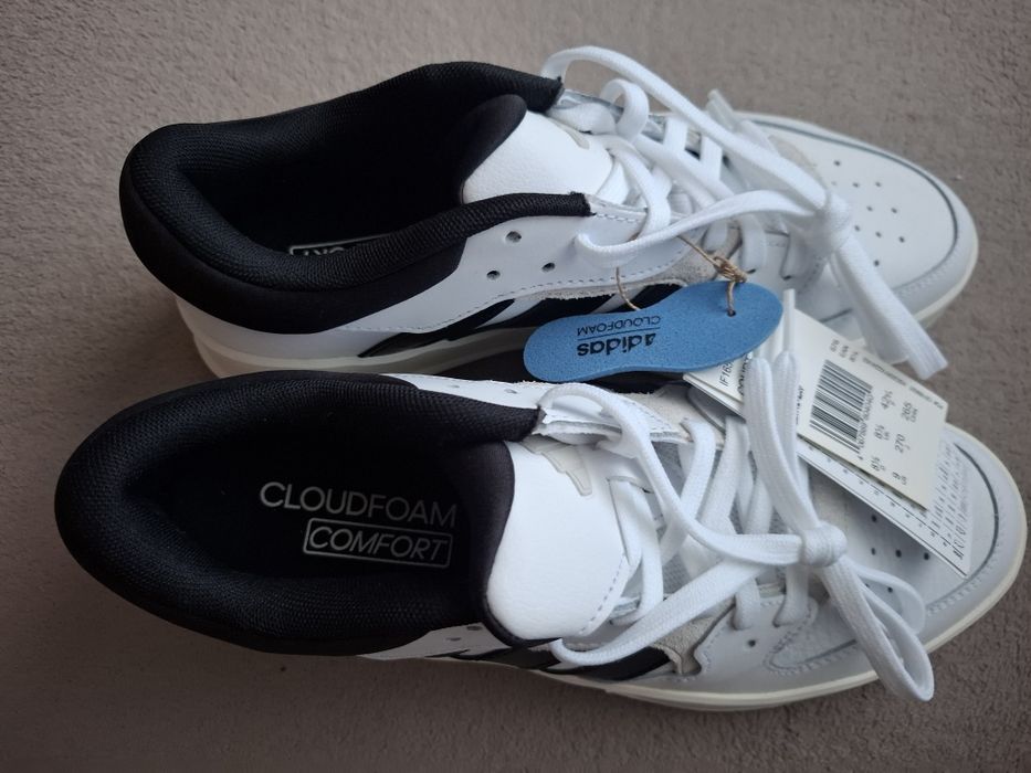 Нови кецове мъжки Adidas 42 номер .
Купени от Англия .