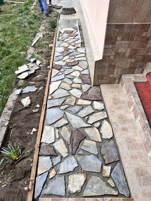 Vand si montez piatra naturala oriunde in tara 0799015064
