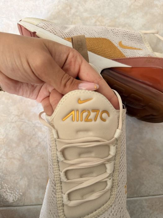 ОРИГИНАЛНИ Nike AirMax 270 в цвят GOLD