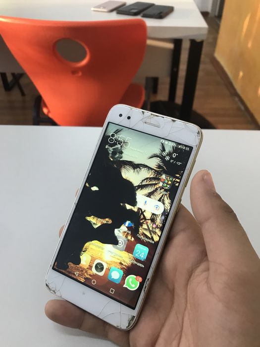 Продам за три телефона