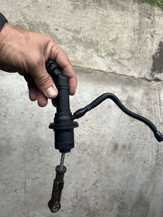 Cilindru receptor (pompa ambreiaj logan diesel 2016)