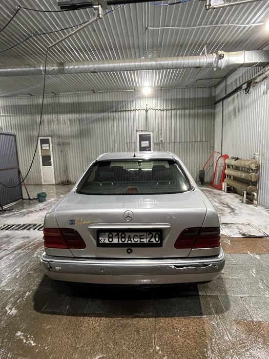 Mercedes-Benz W210 Е200