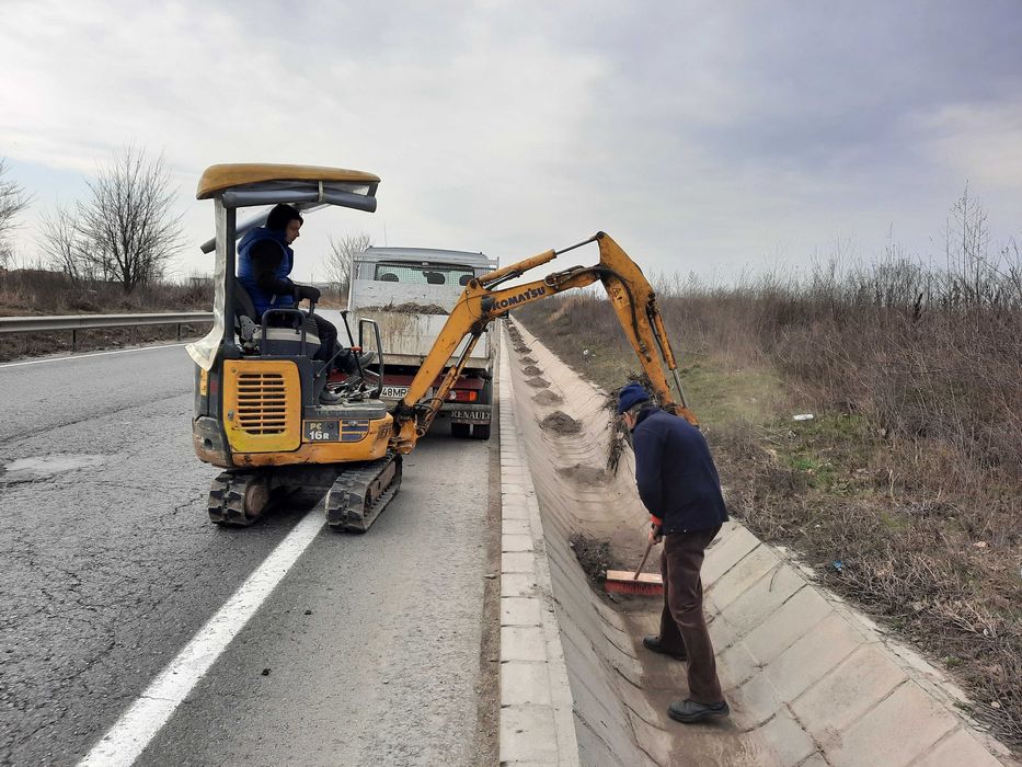 Miniexcvator, excavator, santuri, sapaturi