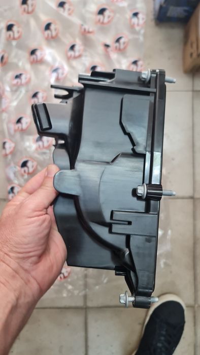 Капак за клапанити N47