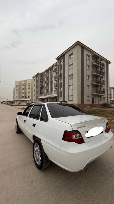 Машина Daewoo nexia2