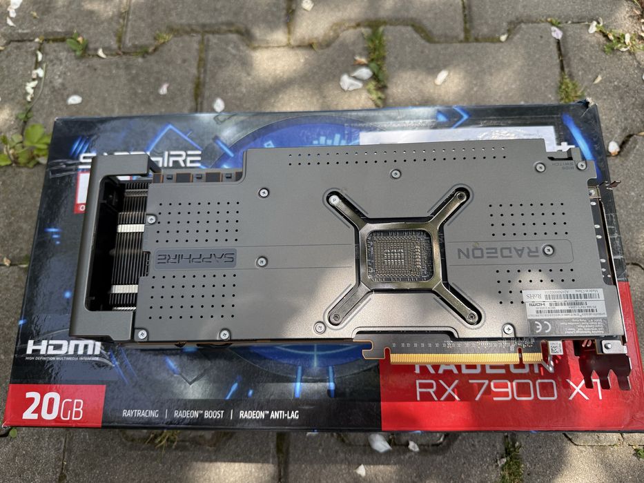Placa video Sapphire Nitro+ RX 7900 XT Vapor-X 20GB