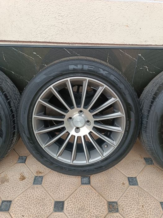 Mers Diska Balon 215 55 R17 Holati Yaxshi Ayibi Yoq