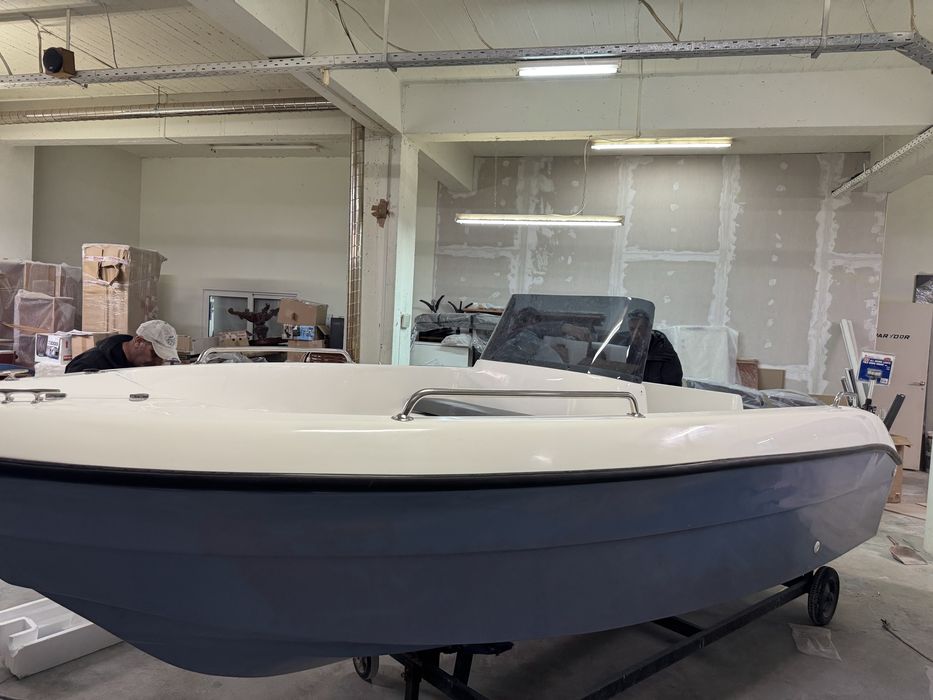 Нови лодки 4.5м,Yamaha 30f и колисар!