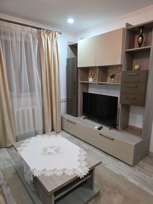 Închiriez garsonieră dublă modernă