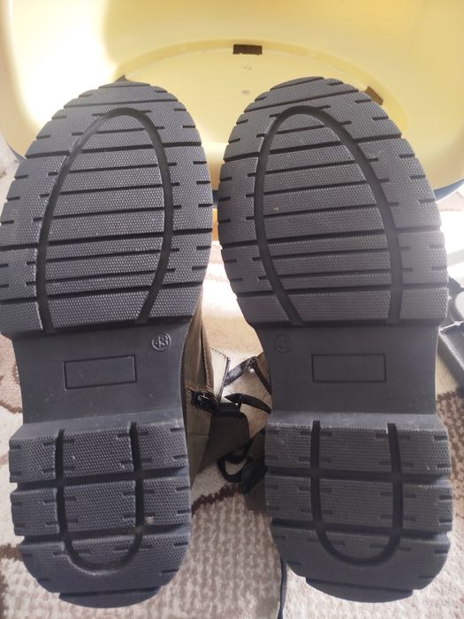 Продам обувь в отл состоянии