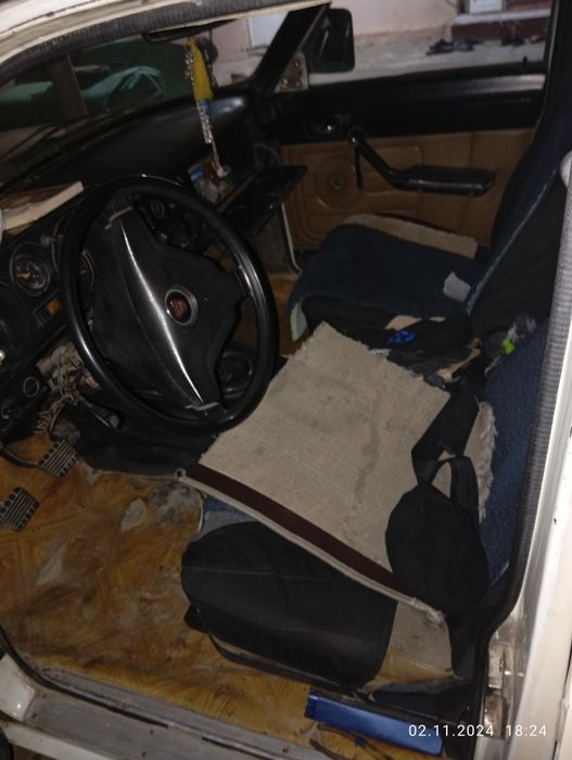 Gaz 2401 volga sotiladi