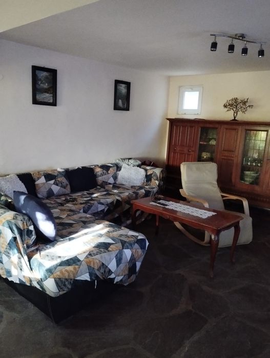 Дава се под наем Къща в Аксаково - 405 кв.м за 943.5 € - Снимка #3