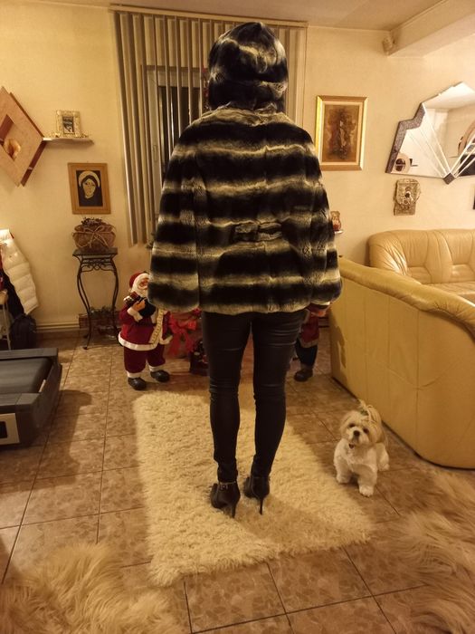 Vând scurtă de blană naturală chinchilla