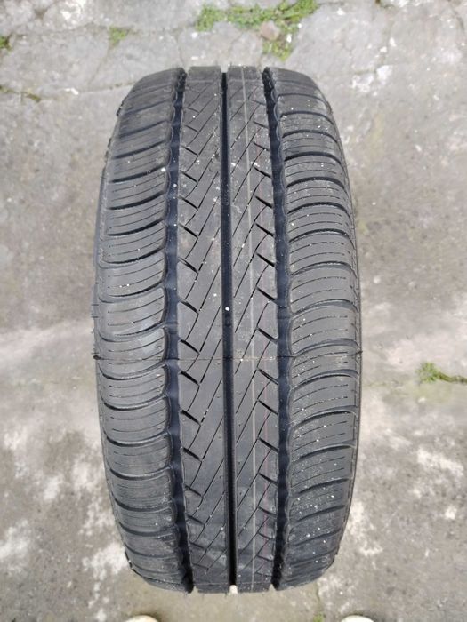 Чисто нова гума Goodyear със джанта за Пежо 307
