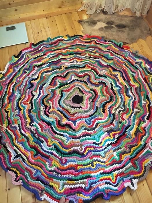 Продавам авторски килими D 170-180см