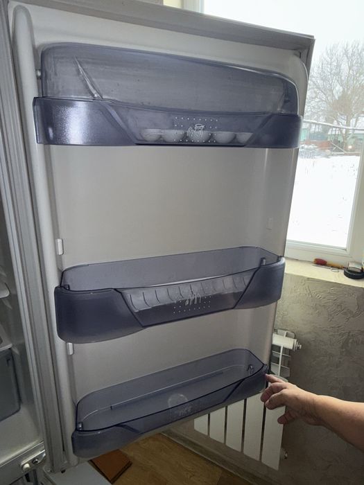 Холодильник бирюса