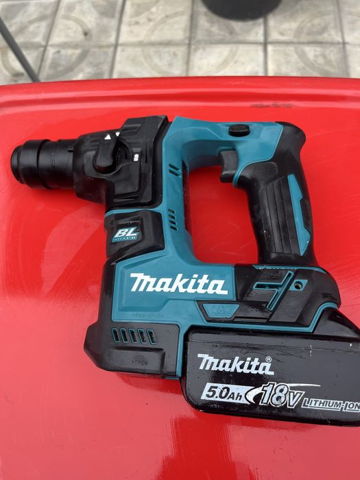 Акумулаторен перфоратор MAKITA DHR171