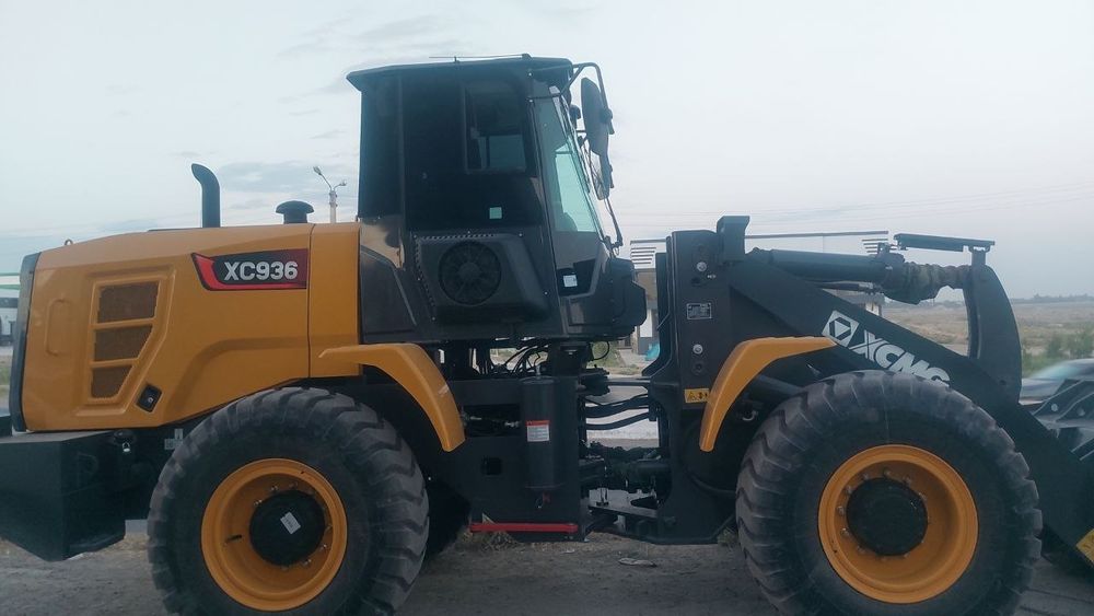 Traktor pogruzchil xcmg