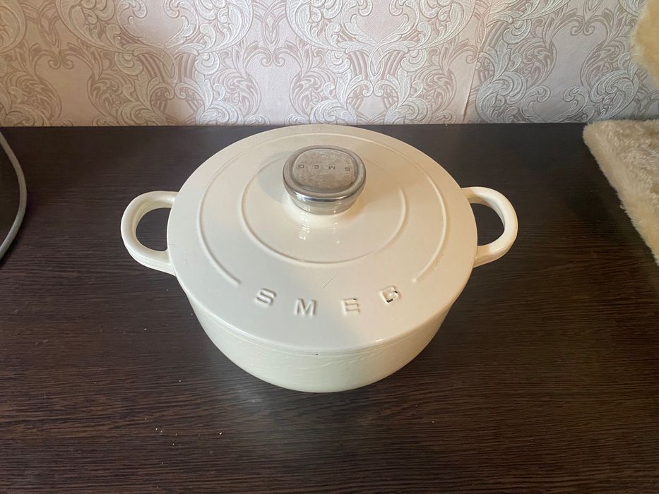 Кастрюля чугунная SMEG 24 см 4,2 литра чугун казан