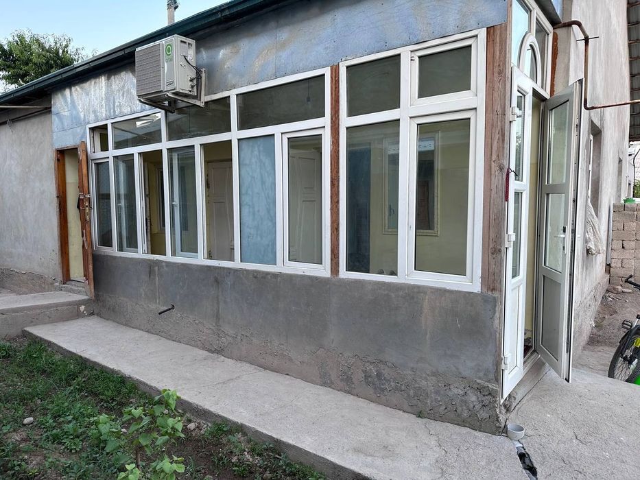 Domi puliga hovli ipodromga yaqin