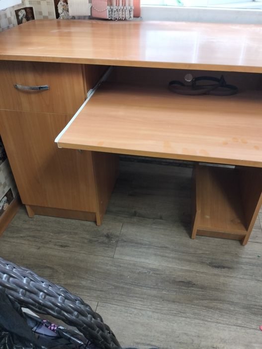 Продам ученический стол