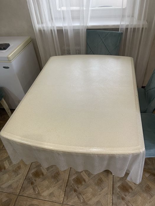 Стол кухонный, раздвижной.