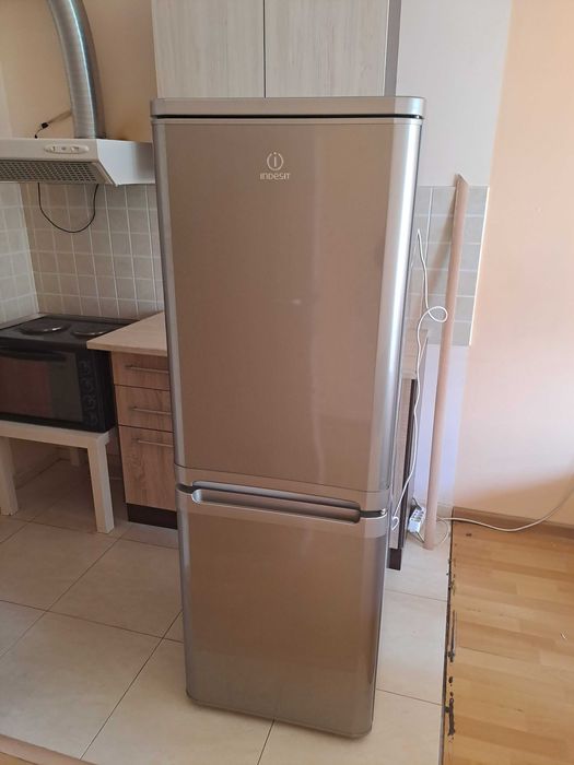 Собственик отдава частно двустаен апартамент в Зона Б-18