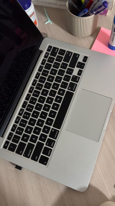 Macbook pro 2103late