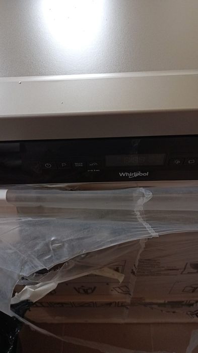 Masina de spalat vase Whirlpool-noua,sigilata
Mașină de spălat vase W