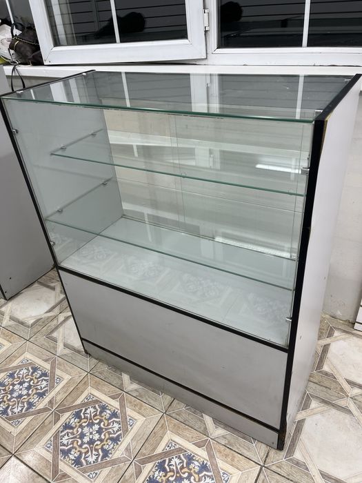Продам 2 витриныыыы