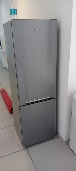 Хладилник VOX KK 3300 SF, 1 година гаранция