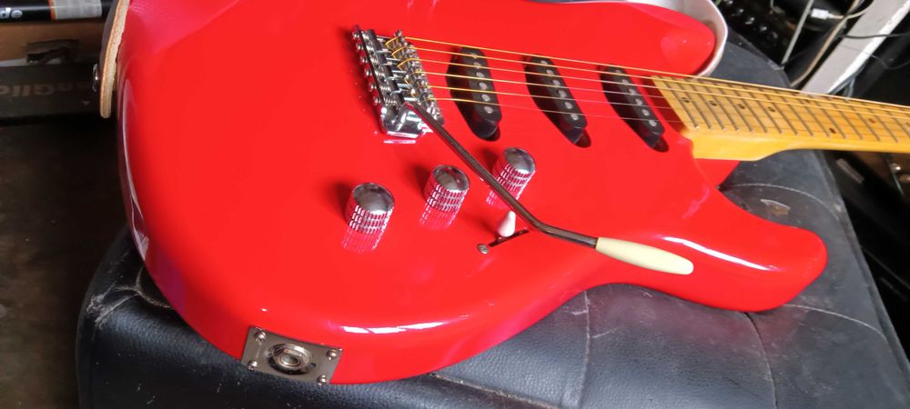 Електрическа / електроакустична китара, без забележки