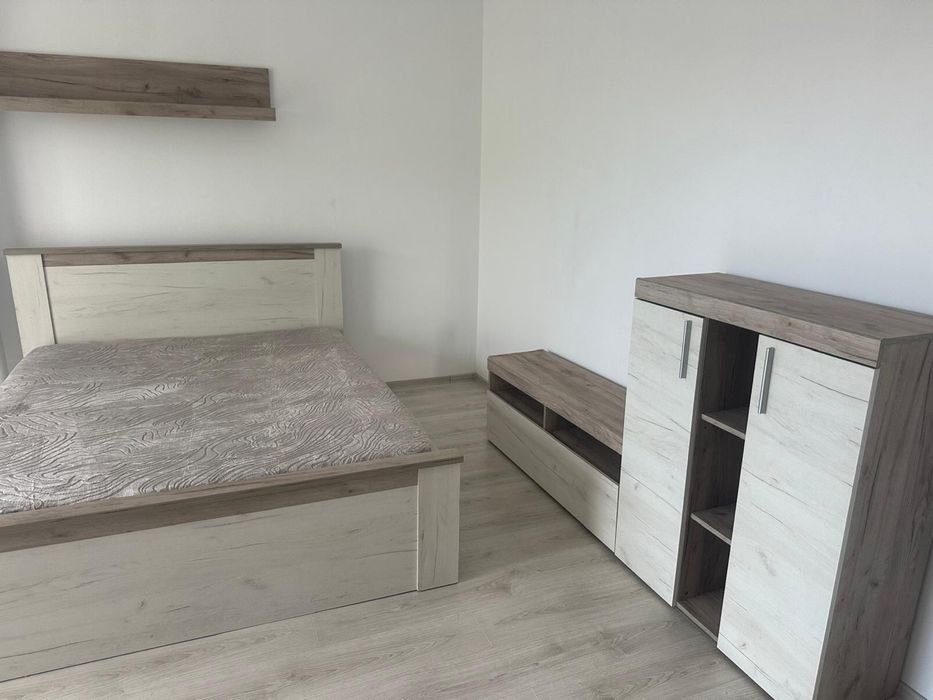 Persoana fizica inchiriez apartament 2 camere decomandat