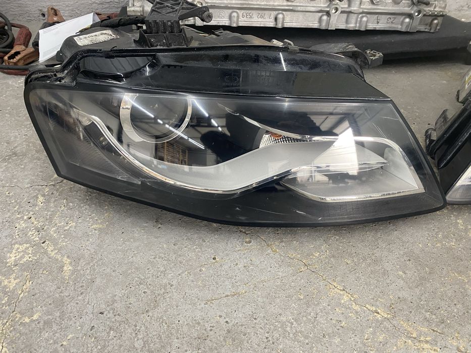 Завиващи фарове за Audi A4 B8, Ауди