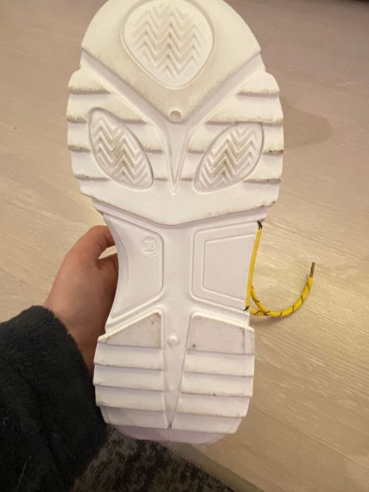 Чисто нови обувки / маратонки Tendenz, 38 номер