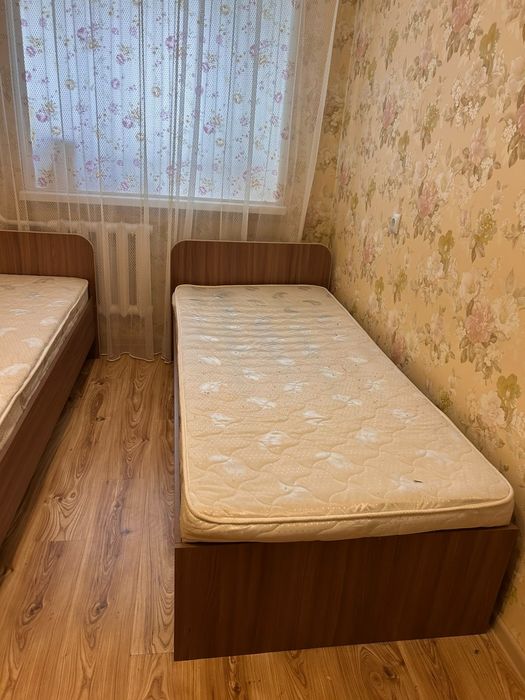 Кровать, полуторка с матрасом