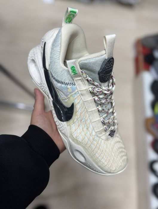 Баскетбольные кроссовки