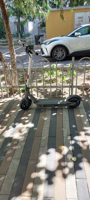 Vând trotinetă electrică Motus Scooty