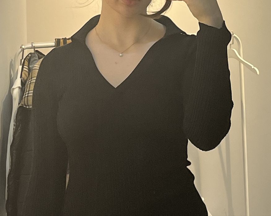 Черное Платье с Вырезом