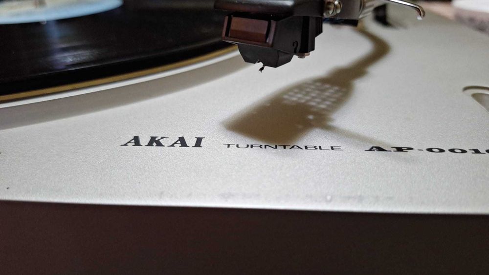 Pick up Akai AP-001C